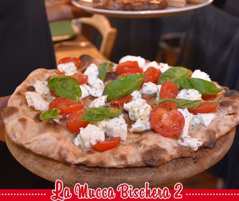Focaccia con Bufala e Pachino