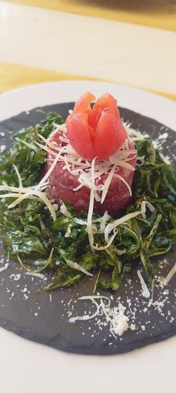Tartare Prato di Rughetta Croccante e Grana